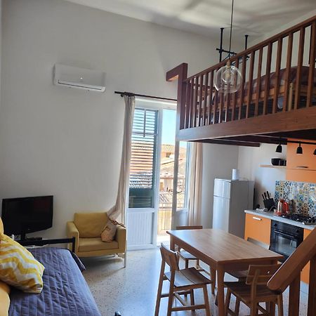 Sunny Flat - Self Apartments 체팔루 외부 사진